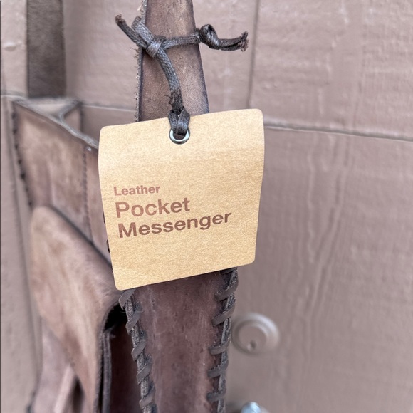 Gap Vintage NWT Brown Leather Crossbody Bag - Picture 2 of 12